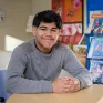 Campus Saint-Antoine - Kaua,  a été formé à la Médiation. Il est un jeune médiateur. Il pose ici dans la salle de médiation.